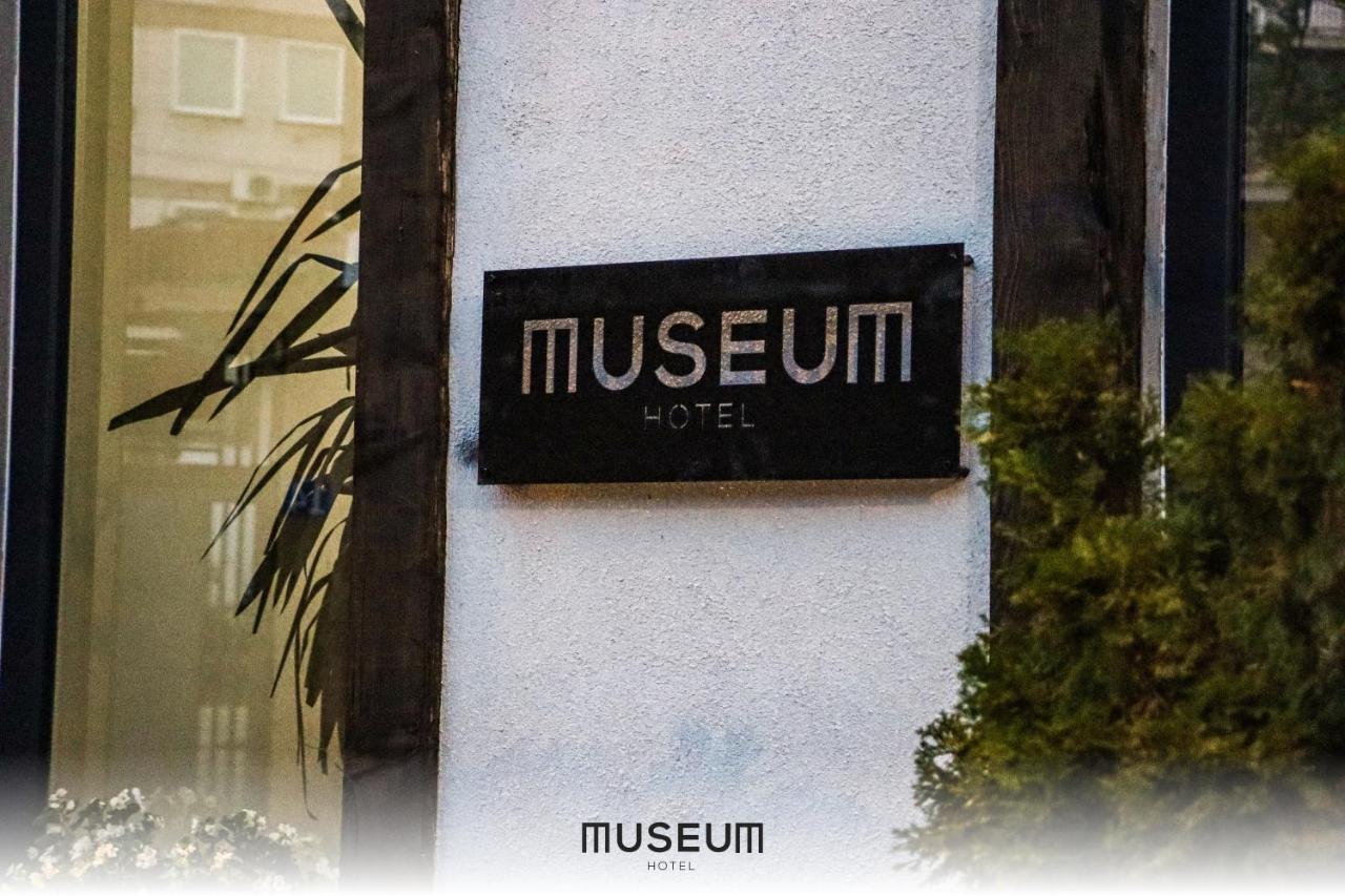 Museum Hotel プリシュティナ エクステリア 写真